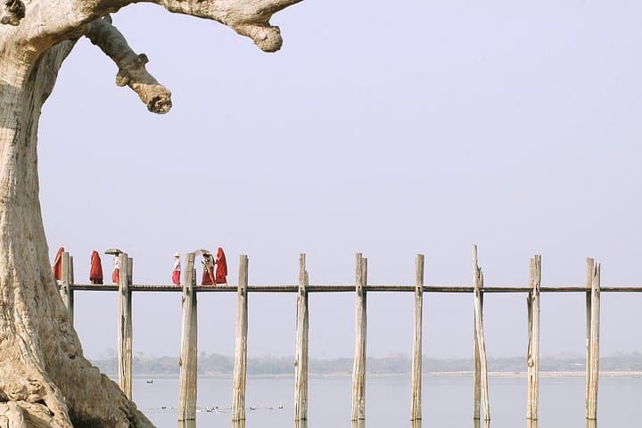 Full-Day Mandalay & Amarapura Adventure: U Bein Bridge, Mahagandayon & Mandalay Hill