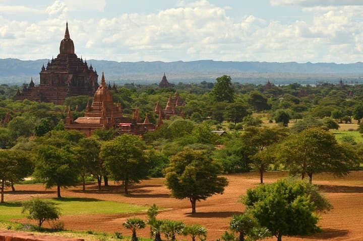 Private Day Adventure in Bagan: Temples, Markets & Ayeyarwaddy Sunset Cruise photo 4