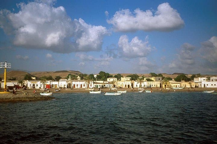 3-Day Djibouti Tour — Moucha Islands, Whale Sharks & Sables Blancs photo 3