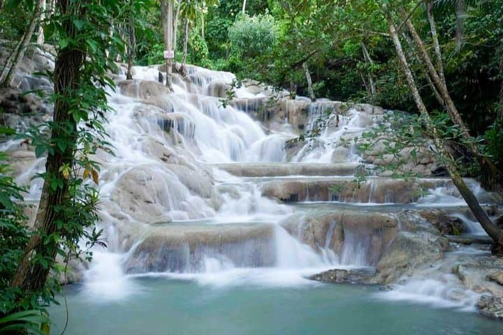 Dunns River Falls Private Tour: Climb Jamaica’s Travertine Waterfall from Ocho Rios
