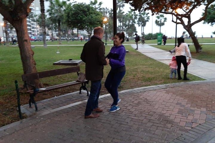 Salsa and Bachata Class on Lima's Malecón: Learn to Dance by the Sea photo 6