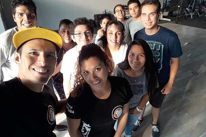 Salsa and Bachata Class on Lima's Malecón: Learn to Dance by the Sea photo 3