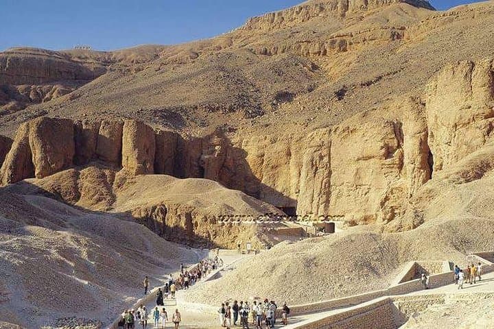 Five-Day Nile Cruise from Cairo: Luxor to Abu Simbel with Hot Air Balloon photo 2