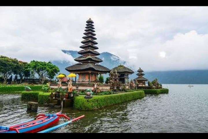 Bali Bedugul and Tanah Lot Day Tour — Taman Ayun, Ulun Danu & Wanagiri Viewpoints photo 3
