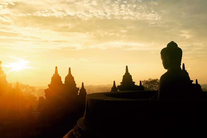 Punthuk Setumbu Sunrise, Borobudur & Merapi Lava Jeep Tour photo 6