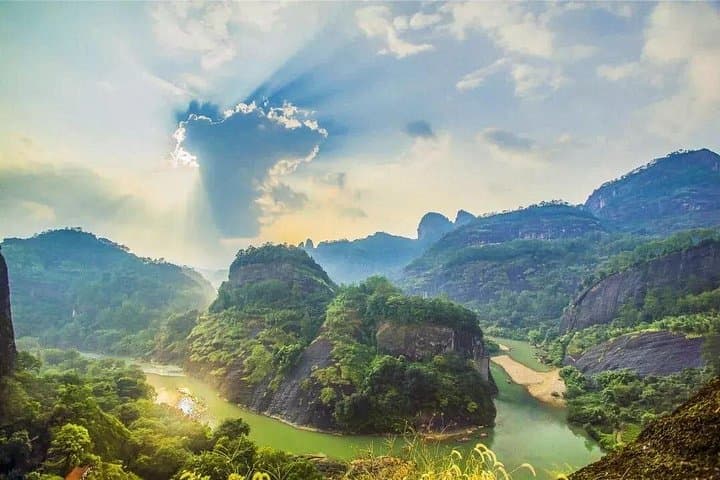 Two-Day Private Mount Wuyi Tour: Bamboo Rafting, Danxia Peaks & Wuyi Culture
