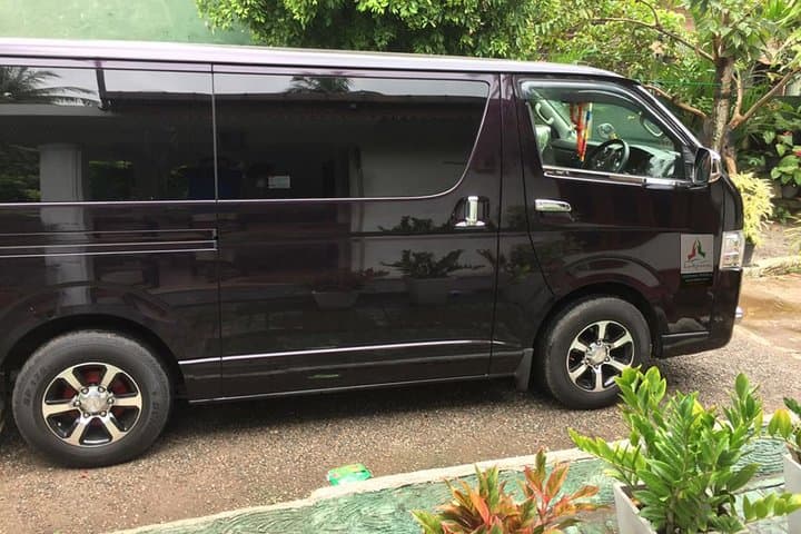 Colombo Airport (CMB) to Omega Regency Private Transfer — Smooth Arrival into Colombo photo 2