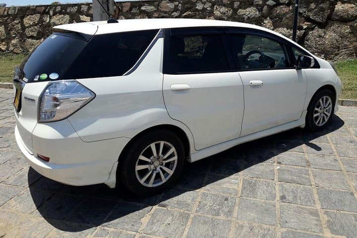 Colombo Airport (CMB) to Omega Regency Private Transfer — Smooth Arrival into Colombo photo 5