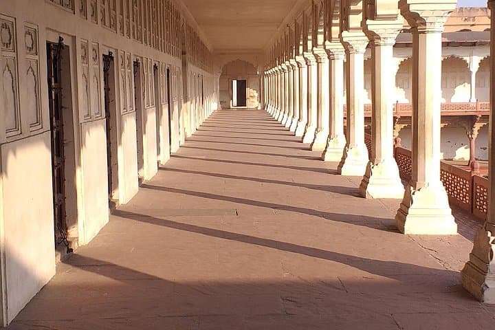 Mumbai to Agra: Taj Mahal Sunrise & Sunset Overnight Tour photo 2