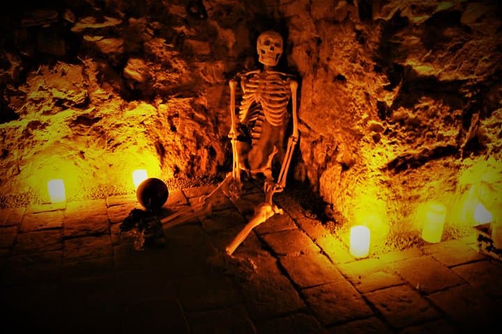Prague Ghost Tour: Lantern-Lit Old Town, Medieval Underground & Dungeon Experience photo 6