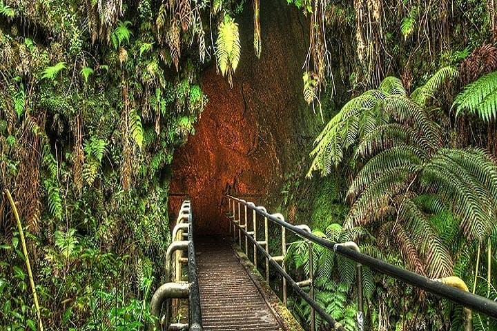 Hawaii Volcanoes National Park Day Trip from Kauai — Kona & Kīlauea Experience photo 2