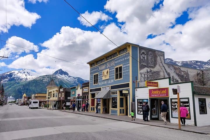 Whitehorse to Skagway Day Trip — White Pass, Emerald Lake & Carcross Desert photo 1