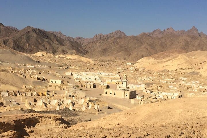 Exploring Safaga's Ghost Village: Abandoned Phosphate Town Near Hurghada photo 3
