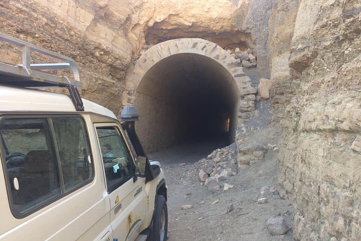Exploring Safaga's Ghost Village: Abandoned Phosphate Town Near Hurghada photo 4