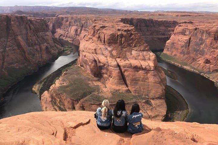 Antelope Canyon & Horseshoe Bend Day Tour from Las Vegas — Slot Canyons, River Overlooks, and Photo Hotspots photo 6