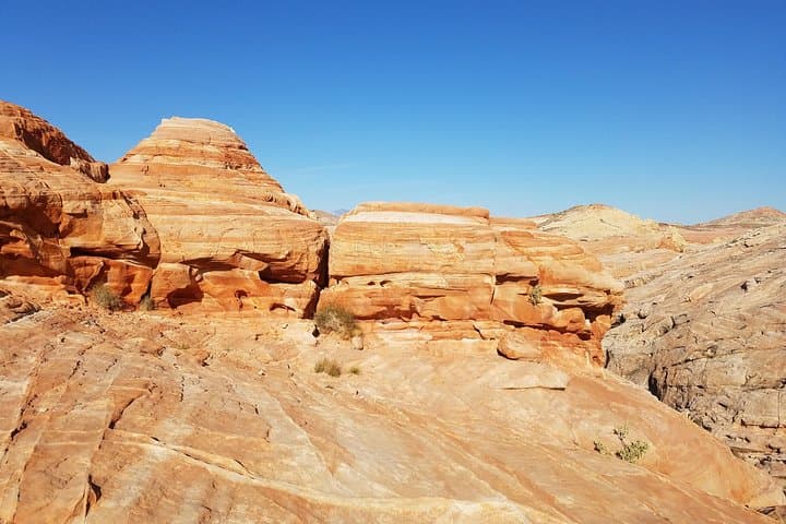 Valley of Fire Guided Hiking Tour From Las Vegas — 3-Hour Hikes Through Red Sandstone photo 2