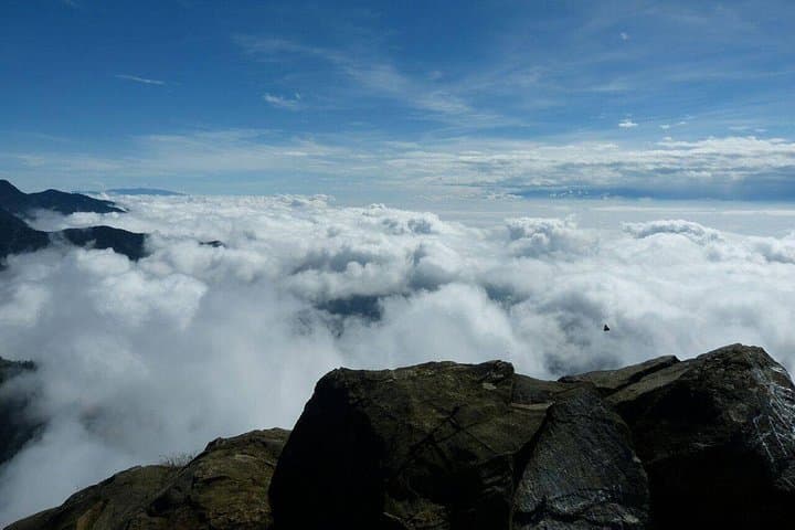 Trekking to Pico de Loro: Day Hike from Pance to the Parrot's Beak near Cali