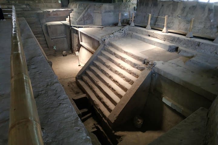 Guatemala City Full-Day Private Tour: Kaminaljuyu, Museums & Historic Center photo 3
