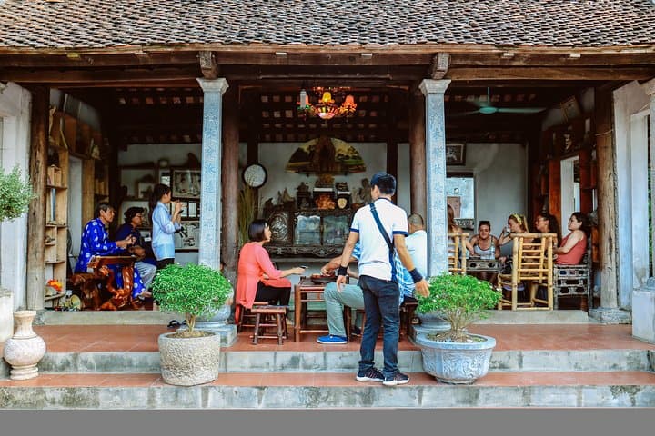 Ninh Binh Day Trip: Mua Cave Hike, Trang An Boat Ride & Folk Music Experience photo 4