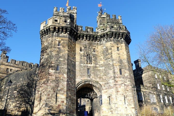 Windermere & Lake District Day Tour from Manchester with Lake Windermere Cruise photo 3