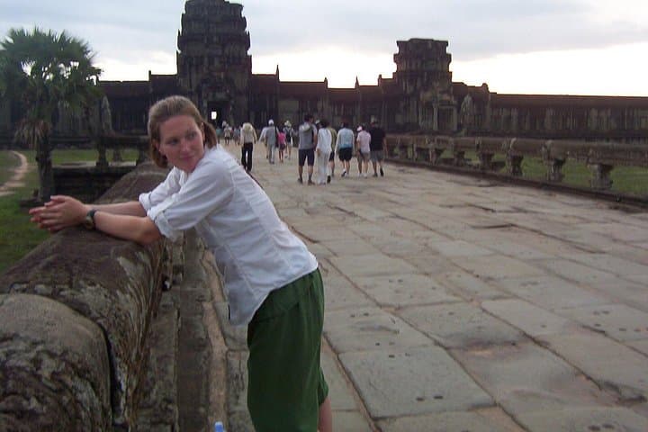 4-Day Cambodia Highlights Tour: Phnom Penh to Angkor Wat & Tonle Sap photo 2