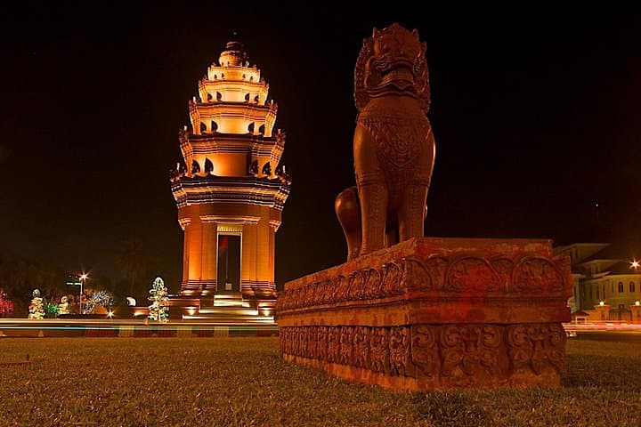 4-Day Cambodia Highlights Tour: Phnom Penh to Angkor Wat & Tonle Sap photo 3