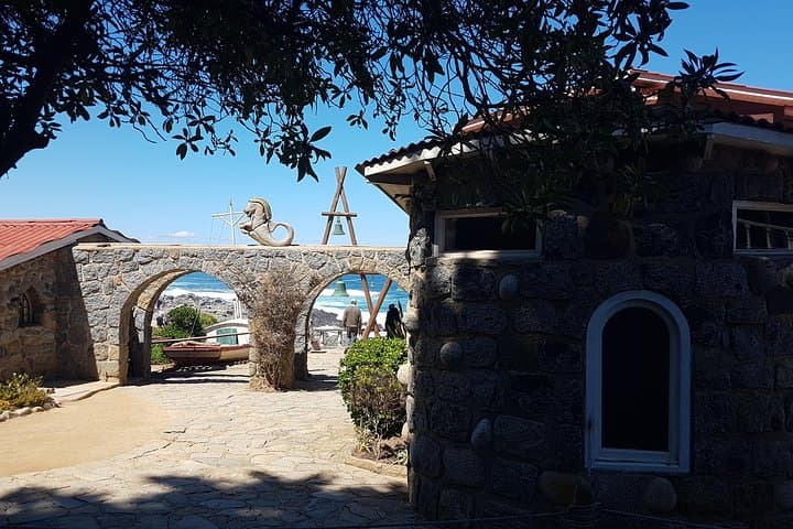 Isla Negra and Undurraga Vineyard Day Trip: Neruda's House & Maipo Wine Tasting photo 6
