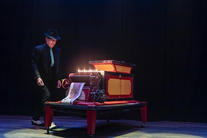 Dimmare's Martinis and Magic at the Mint — Las Vegas speakeasy show photo 6