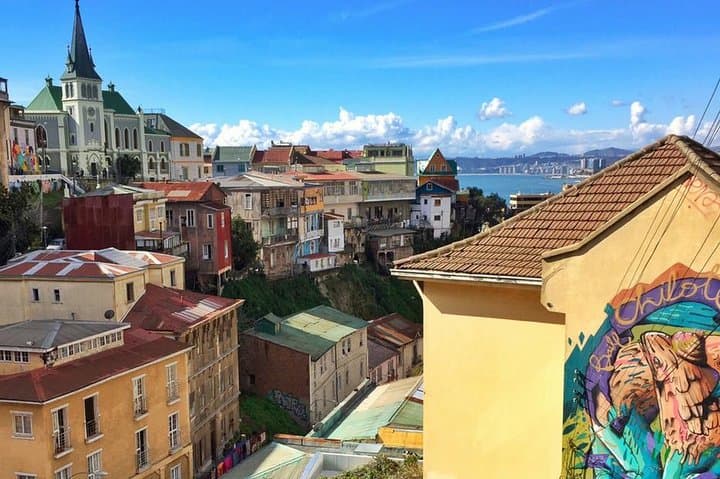 Coast and Color: Day Tour of Valparaíso and Viña del Mar from Santiago photo 4