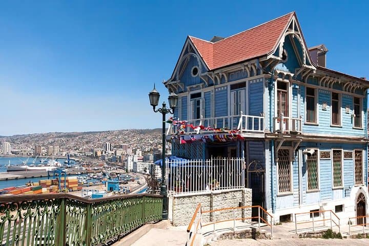 Coast and Color: Day Tour of Valparaíso and Viña del Mar from Santiago photo 2