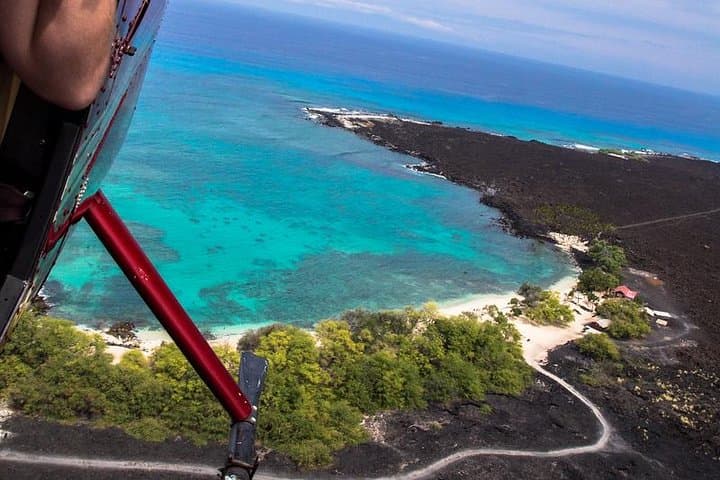Private All-Window Helicopter Tour of the Kona Coast — 30-Minute Flight photo 1