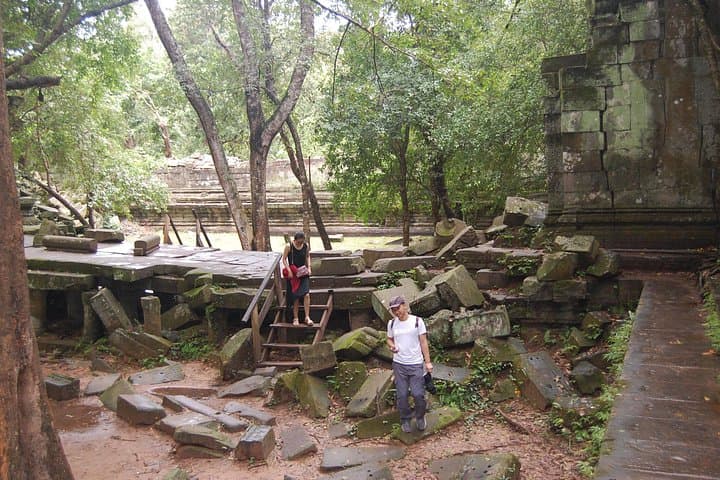 Two-Day Angkor Wat Tour: Sunrise, Beng Mealea & Kampong Phluk Village photo 4