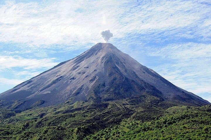 Arenal Volcano & Baldi Hot Springs: 2-Day Adventure from San José photo 3