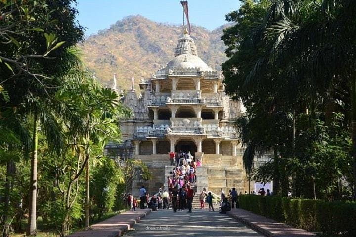 Ranakpur Day Trip From Udaipur — Explore the 15th-Century Jain Temples