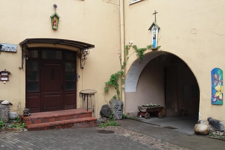 Walk Vilnius' Jewish Quarter and Paneriai Memorial Park: A Somber Cultural Walking Tour photo 2