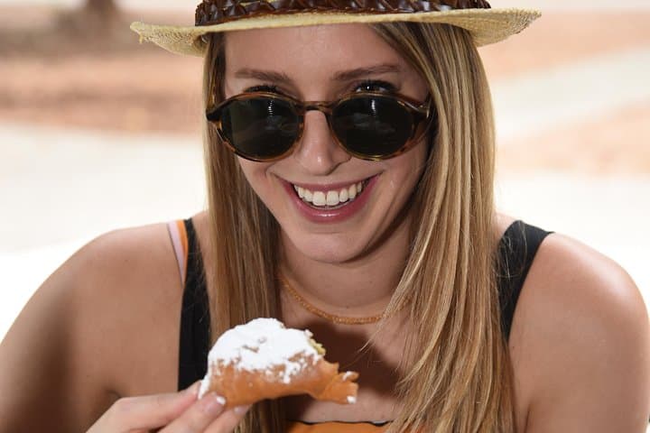 Strolling the French Quarter: 90-Minute History Tour & Café Du Monde Beignets