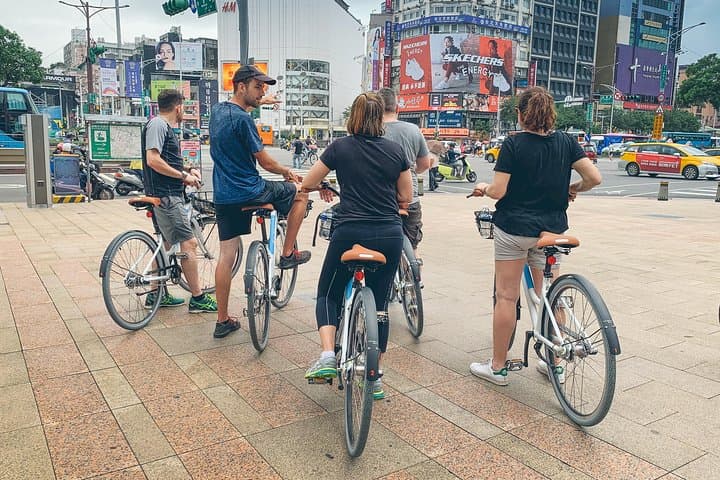 Taipei Morning Cycling Tour: 4-Hour City Ride with Breakfast photo 1