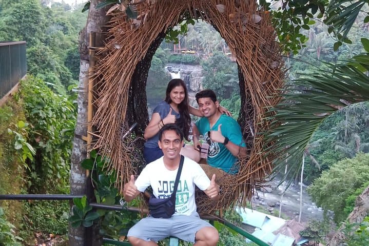 Ubud Day Tour: Monkey Forest, Rice Terraces, Tegenungan Waterfall & Tirta Empul photo 2