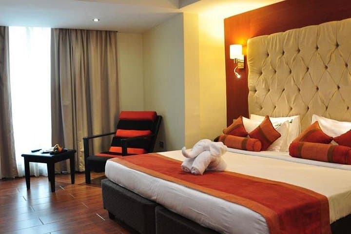 15-Day Classic Kenya & Tanzania Safari with Zanzibar Beach Escape photo 2