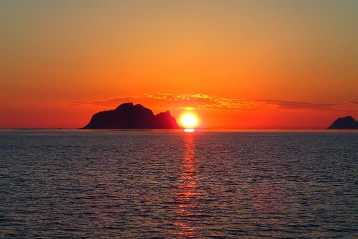 eBike Midnight Sun Chase: Ride to Keiservarden for Midnight Sun Views