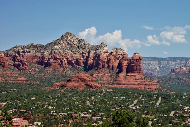Exploring Sedona’s Iconic Red Rocks: A Private On-Road Jeep Tour Experience