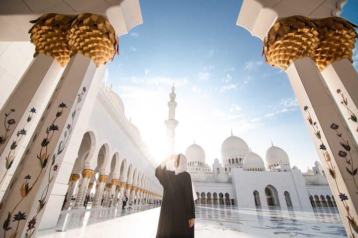 Private Abu Dhabi City Tour & Sheikh Zayed Mosque Visit — Insider Guided Experience