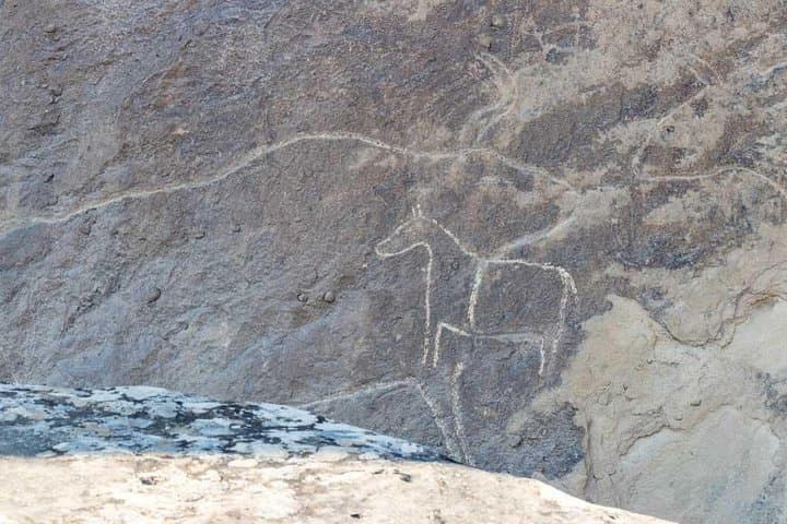 Fire and Stone: Full-Day Qobustan, Mud Volcanoes, Ateshgah & Yanar Dag Tour from Baku
