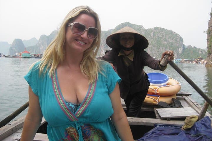 Deluxe 2-Day Cruise and Kayak Adventure in Halong Bay photo 4