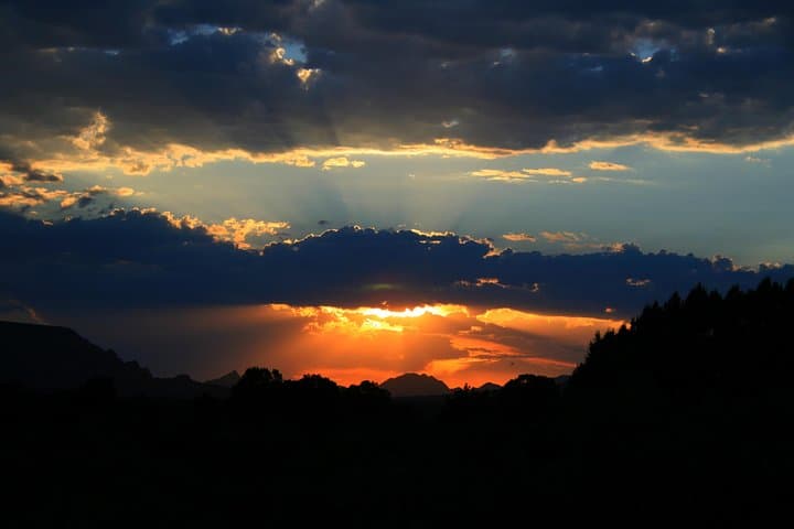 Private Sedona Jeep Tour — Red Rock Panoramic & Doe Mesa 2-Hour Jeep Experience photo 4