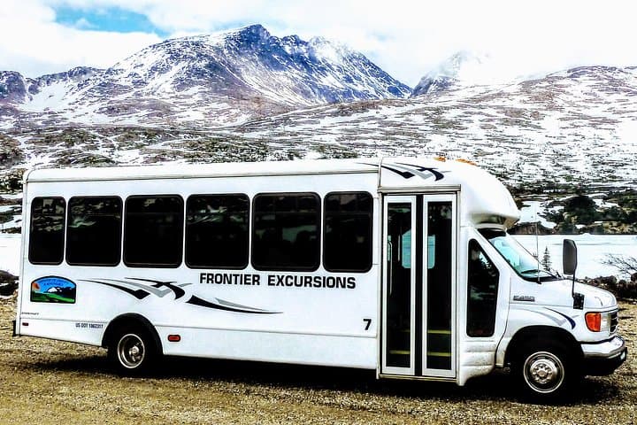 Full-Day Yukon Shore Excursion from Skagway — White Pass, Sled Dogs & Emerald Lake photo 2