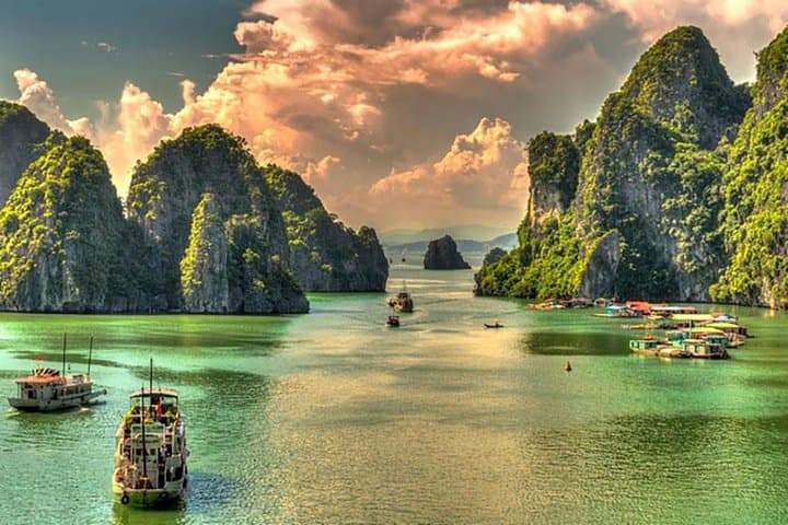 Halong Bay Full-Day Cruise: Kayak, Cave & Island Highlights from Hanoi photo 3