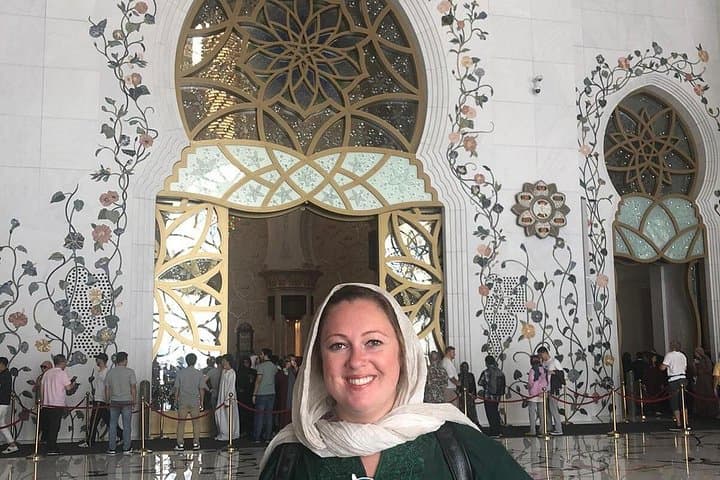 Private Abu Dhabi Day Tour: Sheikh Zayed Mosque, Louvre Abu Dhabi & Yas Photo Stops photo 4