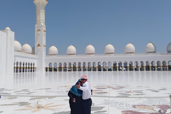 Abu Dhabi Private 8-Hour Highlights Tour with Professional Driver