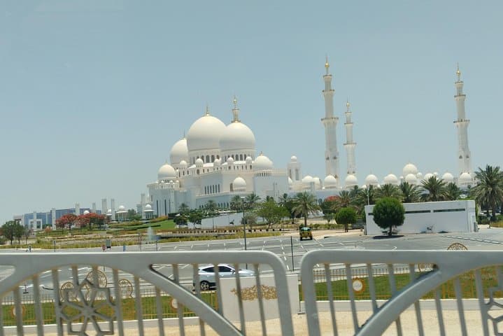 Abu Dhabi Private 8-Hour Highlights Tour with Professional Driver photo 3
